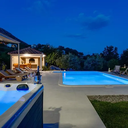Beybe With Jacuzzi, Large Private Pool 50m2, Bbq,free Wifi, 3 Bedrooms Villa *