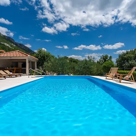 Beybe With Jacuzzi, Large Private Pool 50m2, Bbq,free Wifi, 3 Bedrooms Gata