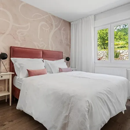 Vila Beybe With Jacuzzi, Large Private Pool 50m2, Bbq,free Wifi, 3 Bedrooms *