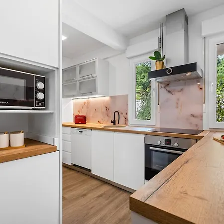 Beybe With Jacuzzi, Large Private Pool 50m2, Bbq,free Wifi, 3 Bedrooms Gata